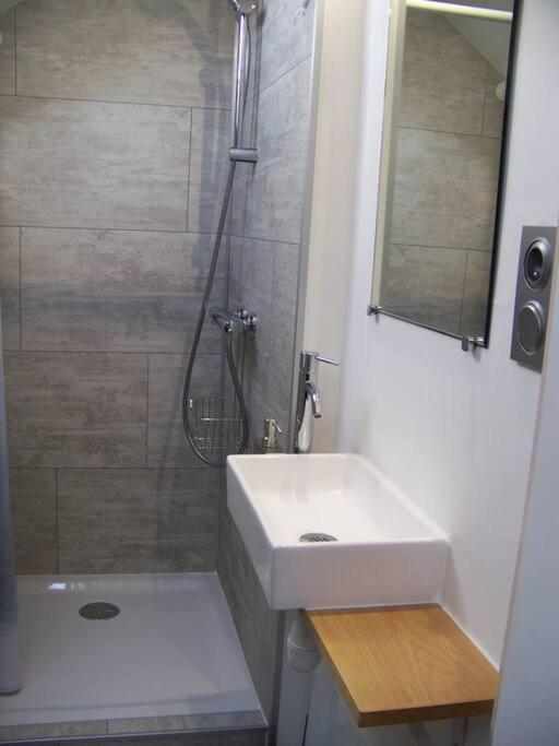 Rennes: Studio 4 Couchages, Proche Commerces, Bus. Dış mekan fotoğraf